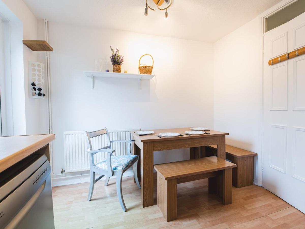 Pass The Keys Cosy Se House Near Tube Line *