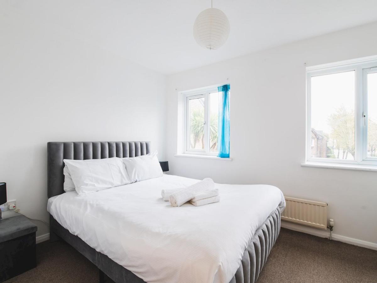 Pass The Keys Cosy Se House Near Tube Line