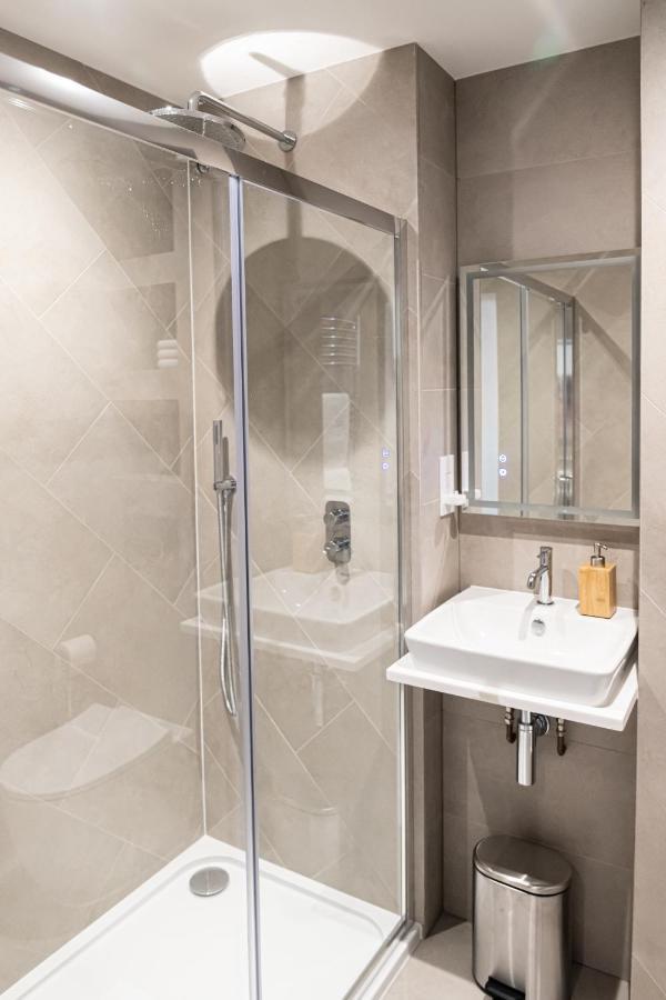 Amazing New Spacious In Se1 Leilighet