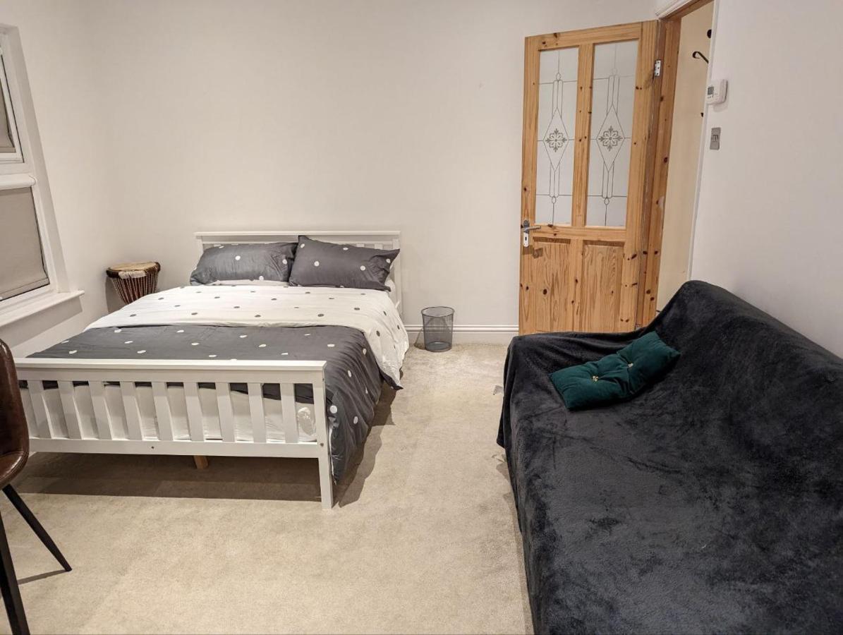 Fully-equipped Flat In The Of London. Apartment *