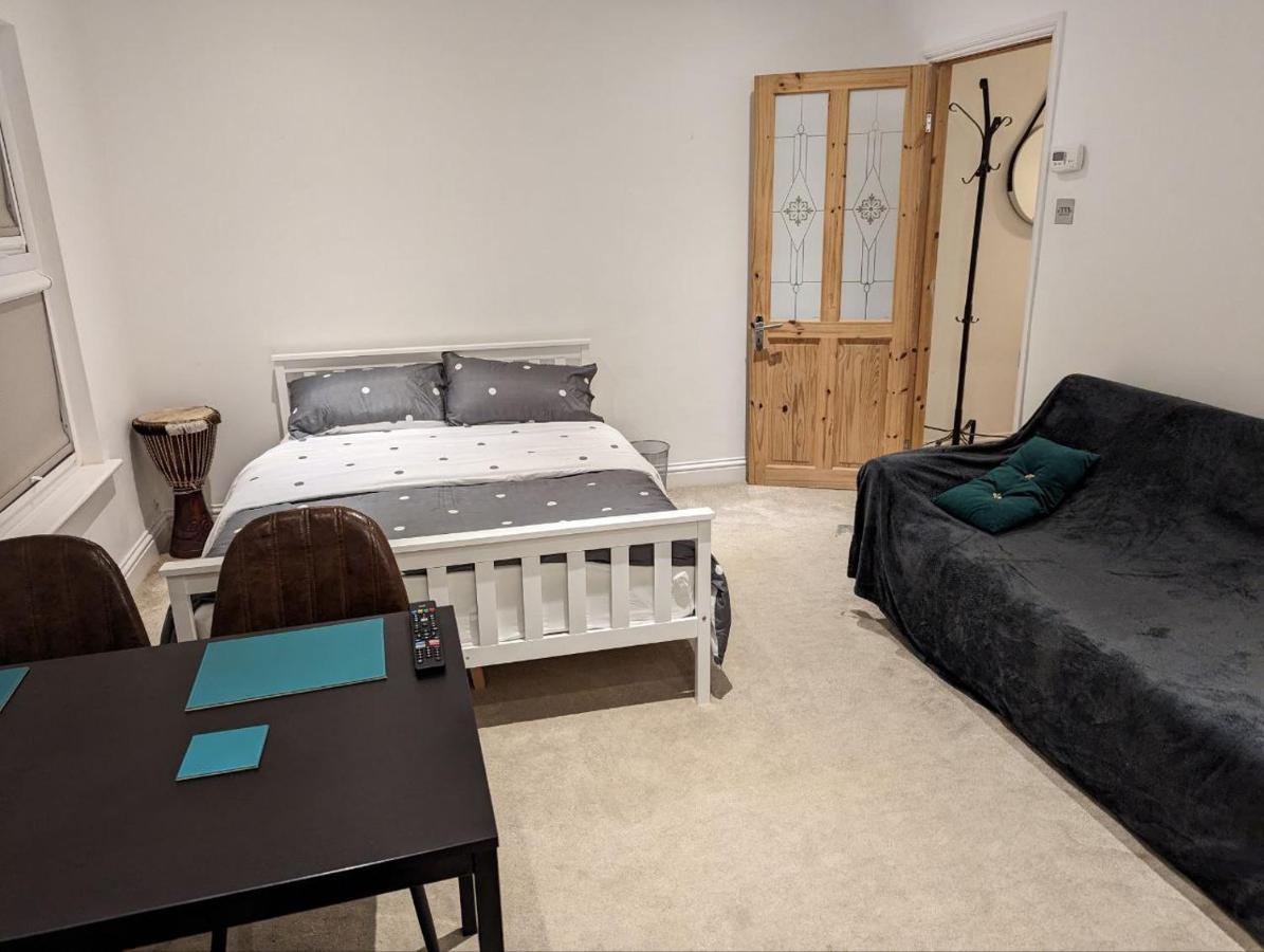 Fully-equipped Flat In The Of London. London