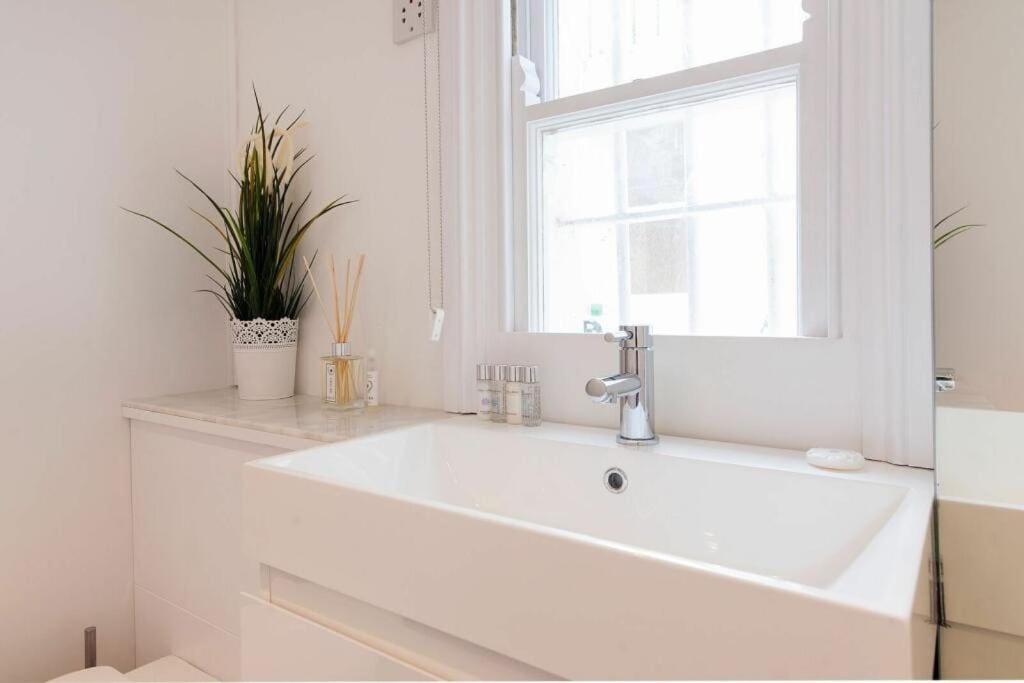 Charming Stylish One-bedroom Leilighet *
