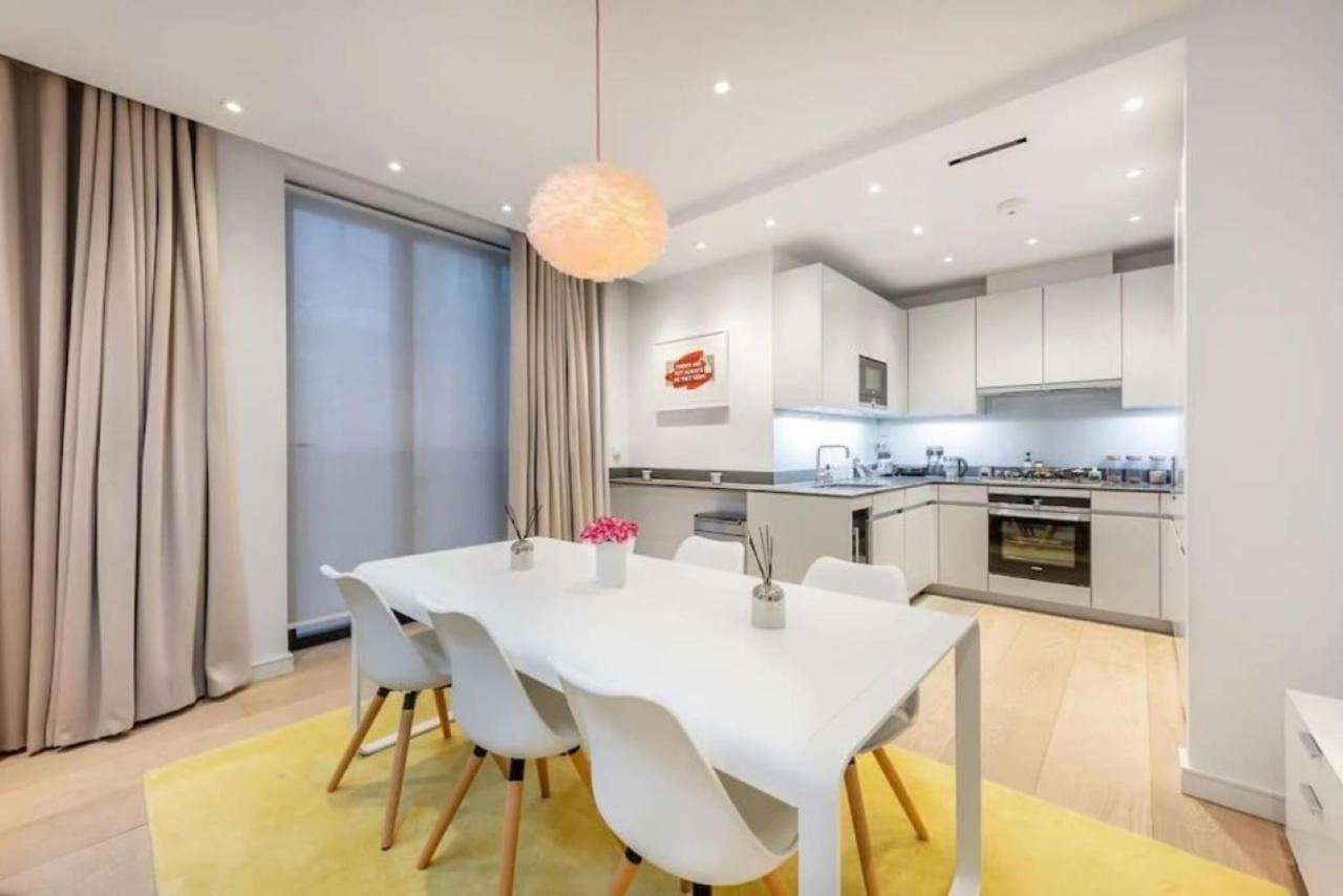 Posh 3 Bedroom Flat With Terrace And Indoor Fireplace In Mayfair, Near Hyde Park *