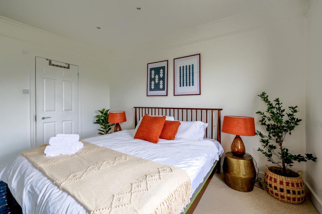 Apartment 3bdr Penthouse In Notting Hill W/ Access To Private Garden *