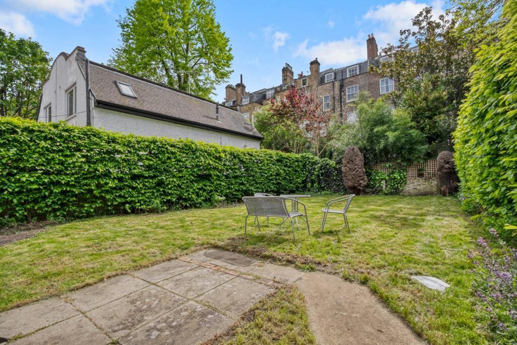 Spacious 3 Bed Apt- Earls Court Appartement *