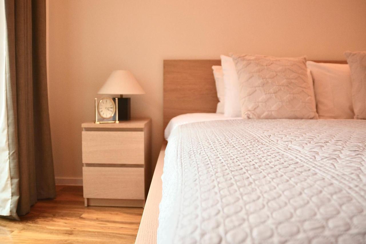 Canary Wharf, E14 9pw, 2 Bedroom *