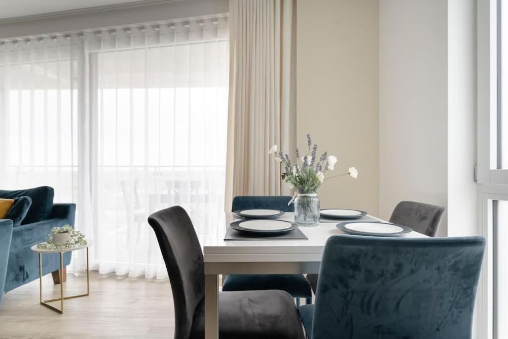 Appartement Lovely En-suite Flat With Balcony And Parking.