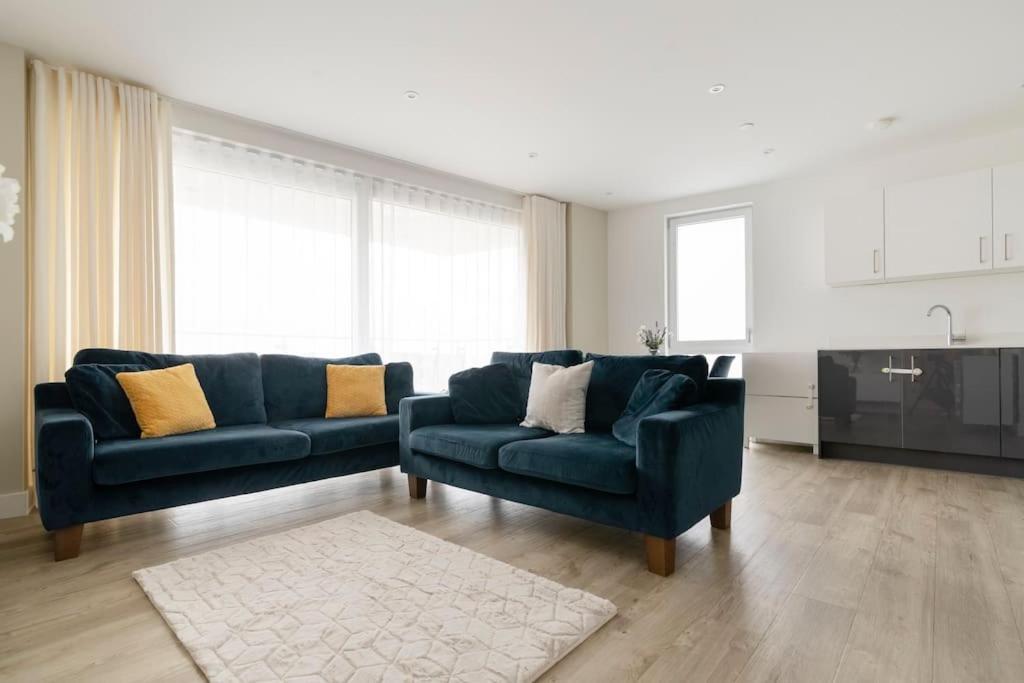 Lovely En-suite Flat With Balcony And Parking. Appartement