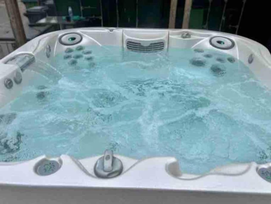 House 10 Mins To Tower Bridge Hot Tub & Parking Holiday home