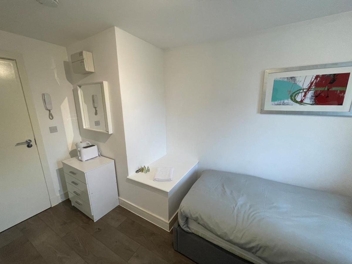 Privatunterkunft Letzi Premium Cozy Retreat Private En-suite Rooms, Wembley London