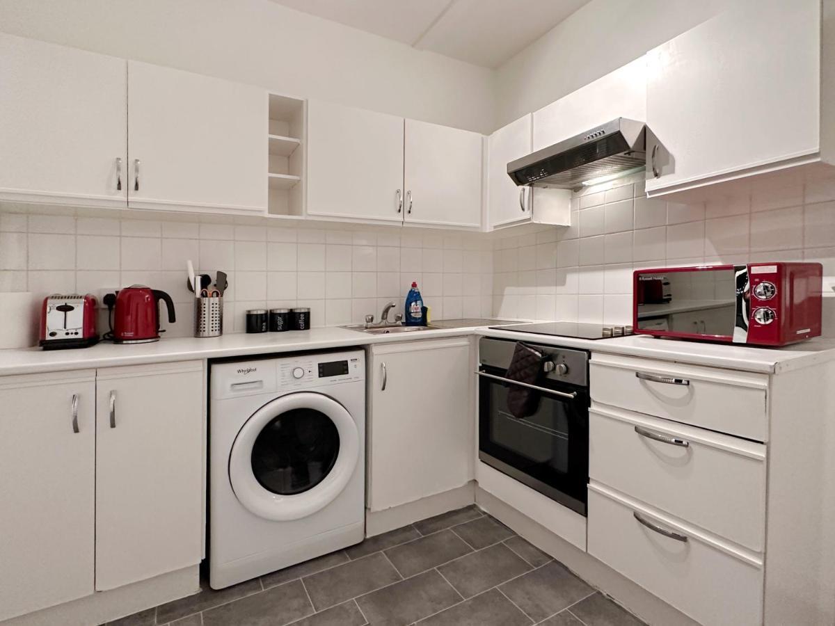 Zoey Place Near Thames River - 2 Double Beds, 1 Single Bed, Spacious, Ideal For Families * London