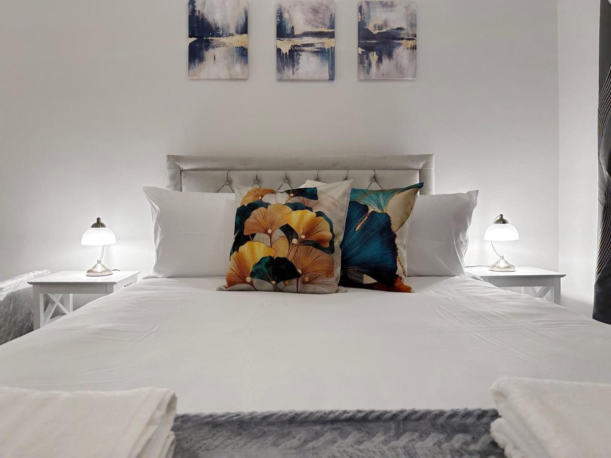 Apartment Zoey Place Near Thames River - 2 Double Beds, 1 Single Bed, Spacious, Ideal For Families London