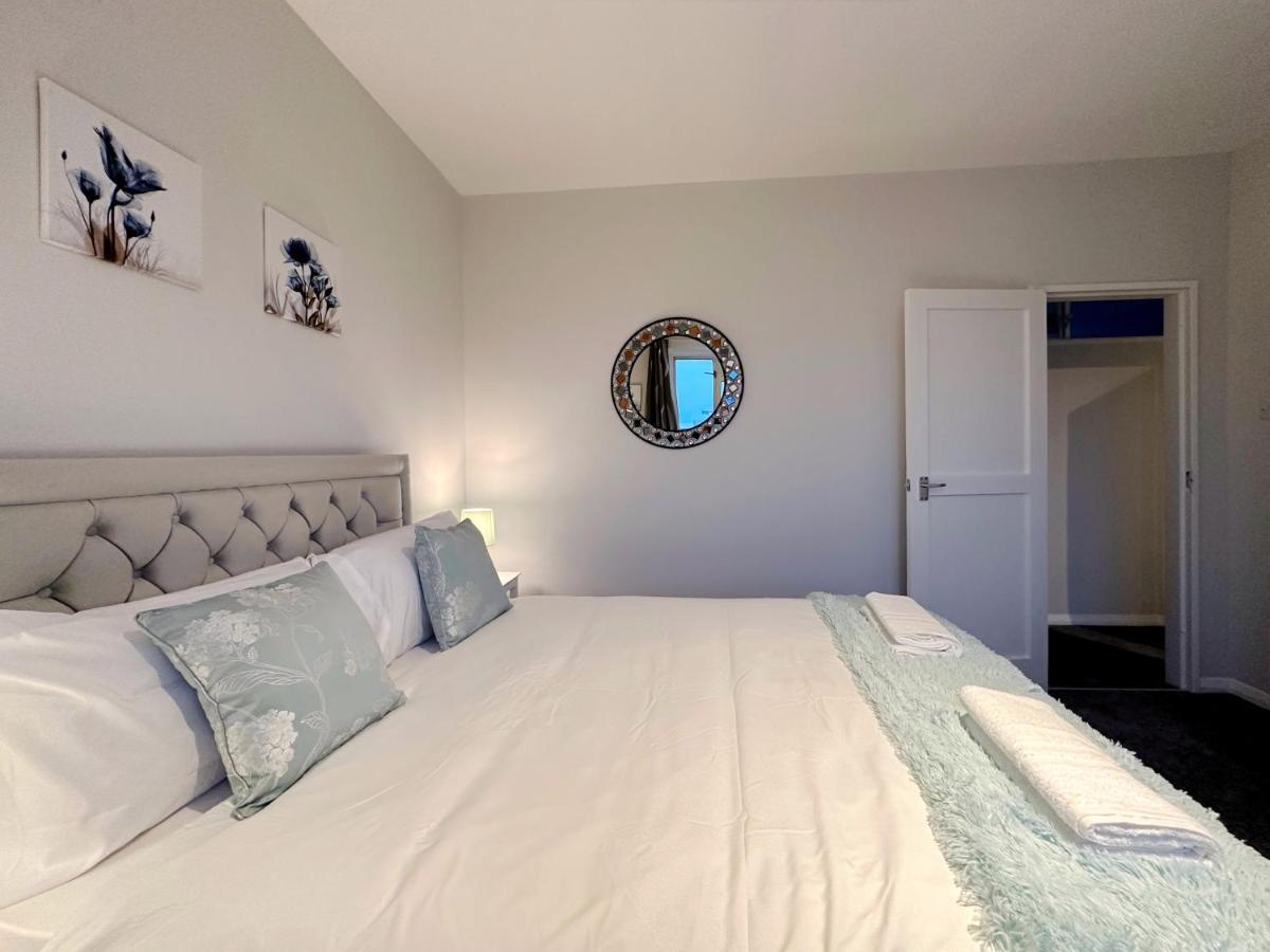 Apartment Zoey Place Near Thames River - 2 Double Beds, 1 Single Bed, Spacious, Ideal For Families London