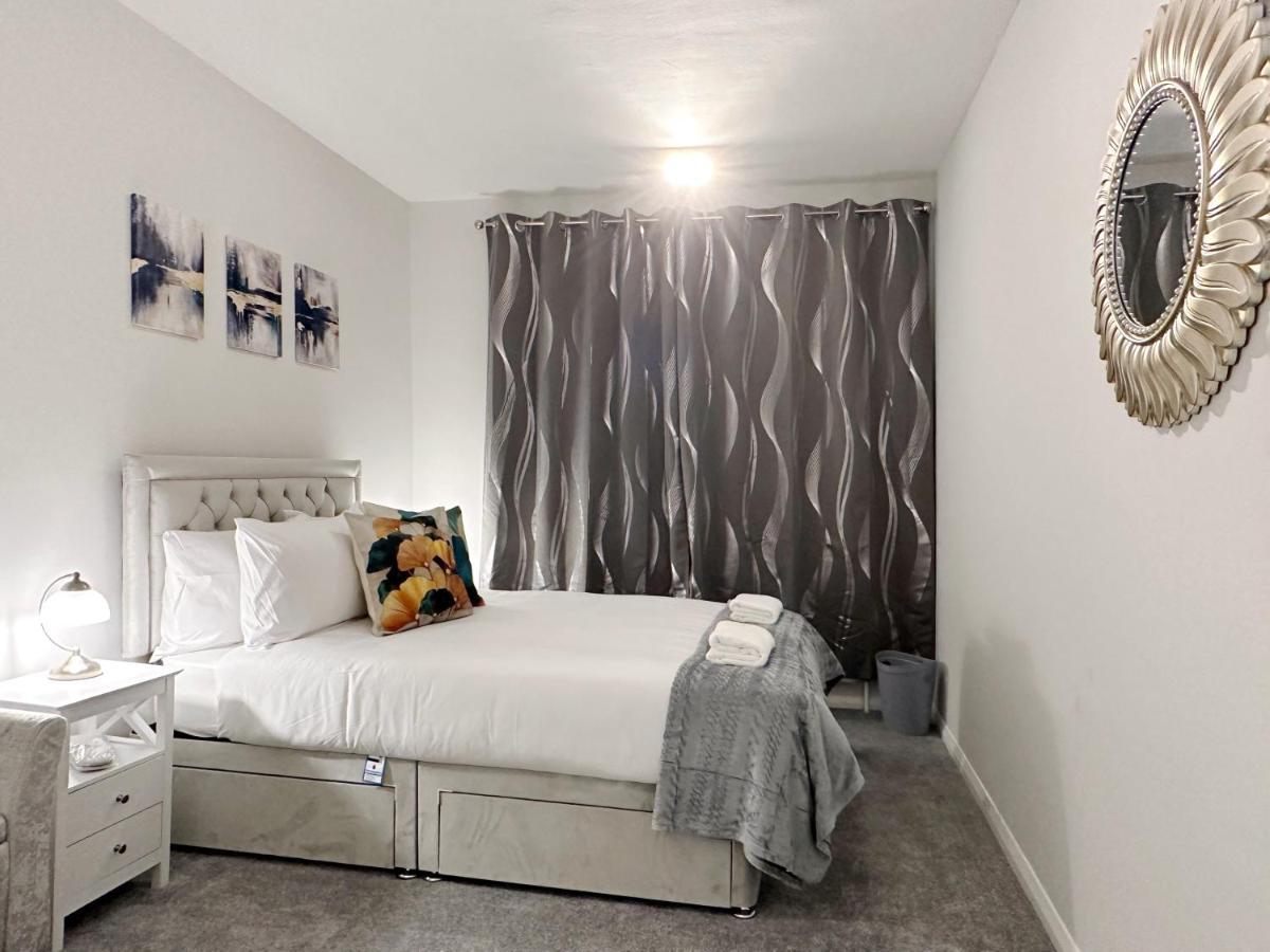 Apartment Zoey Place Near Thames River - 2 Double Beds, 1 Single Bed, Spacious, Ideal For Families London