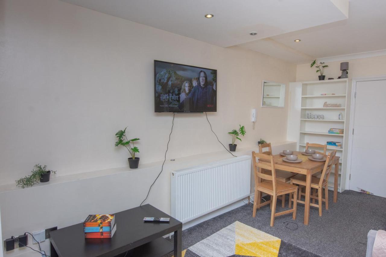 Evergreen Apartments-flat 7, Apartment London