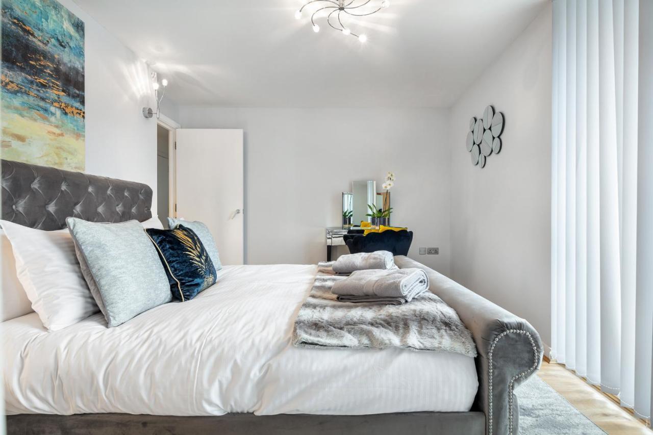 Stunning With Underground Parking! London