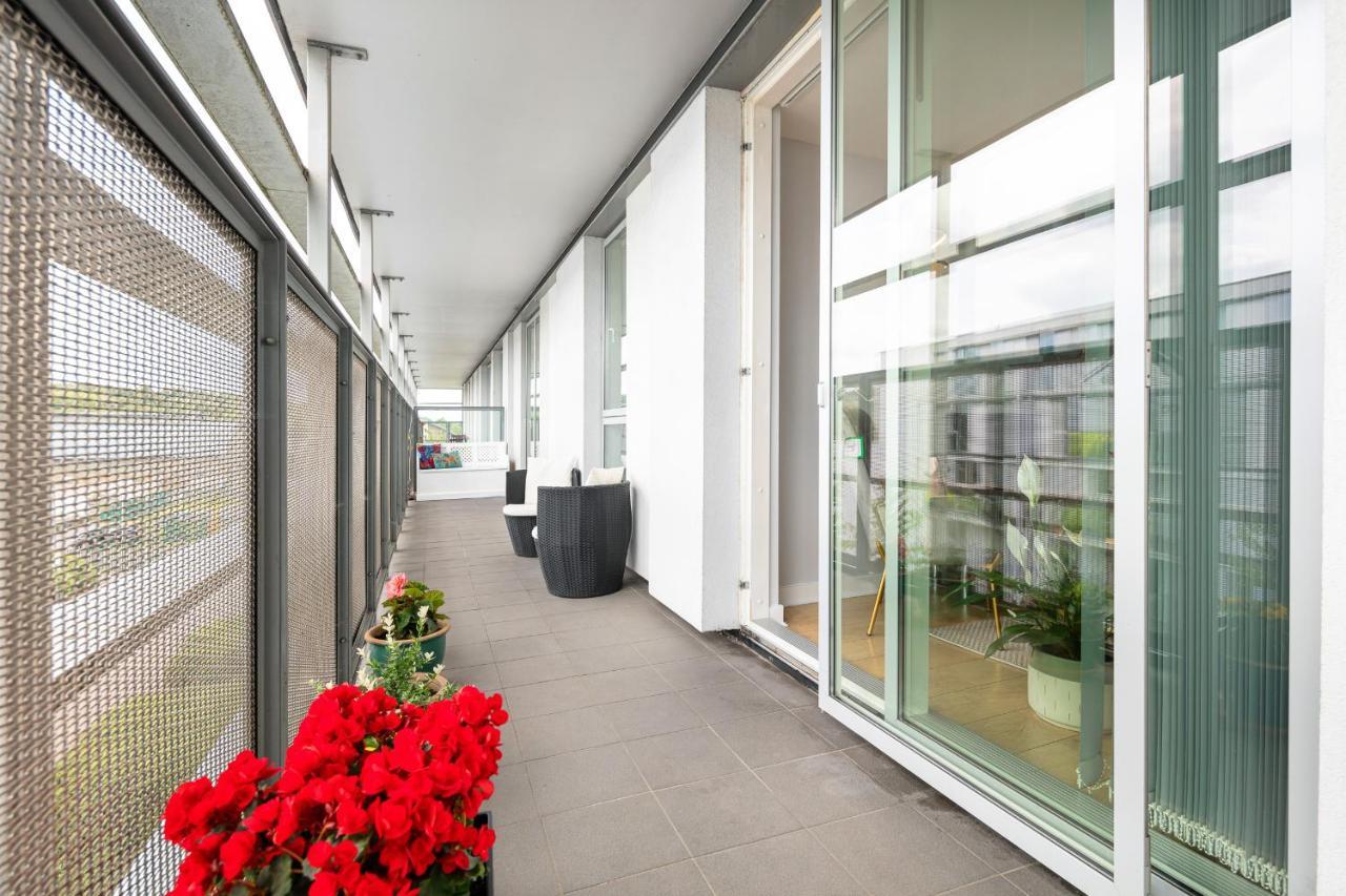 Apartment Stunning With Underground Parking!