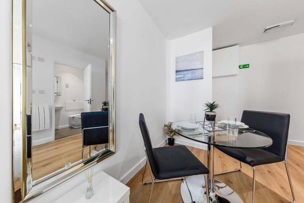 Stylish Sleep6 Flat At Iconic Piccadilly Circusvr6 * London