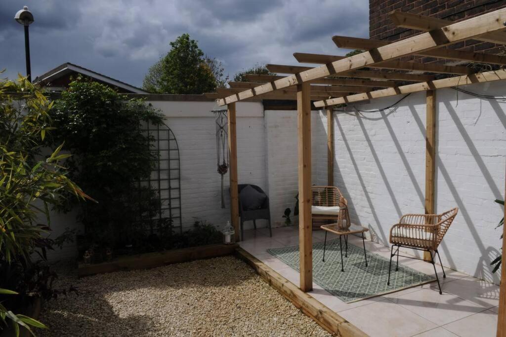 Light Filled Mid- Century 3 Bed In Dulwich Holiday home