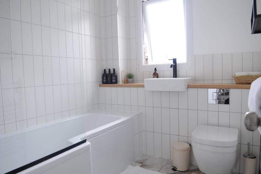 Light Filled Mid- Century 3 Bed In Dulwich Holiday home *