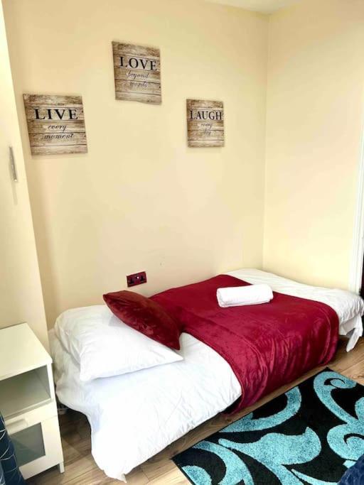 Beautiful One Bedroom Flat In Location *