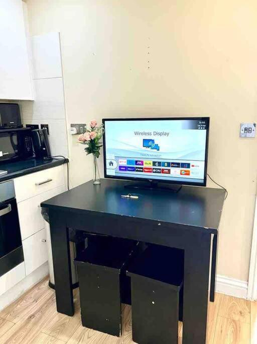 Beautiful One Bedroom Flat In Location Appartement Londen