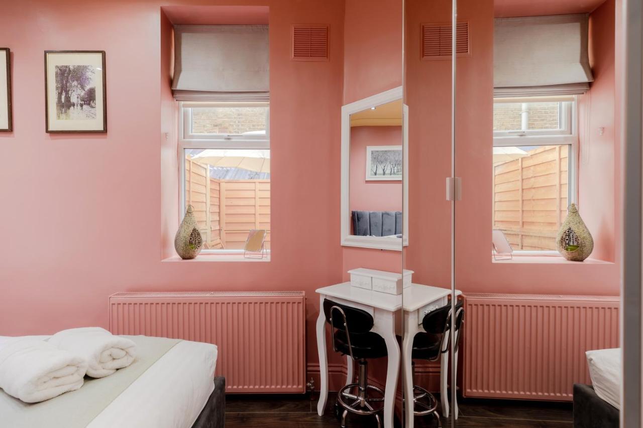 Stylish 2-bed In Apartment *