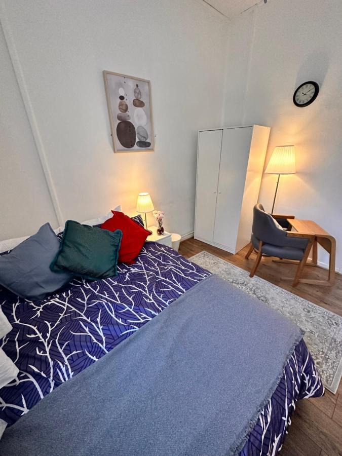 2 Amazing Double In Whitechapel *