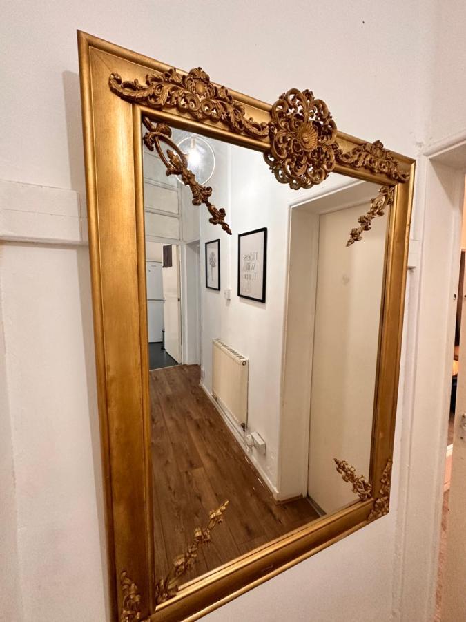 2 Amazing Double In Whitechapel London