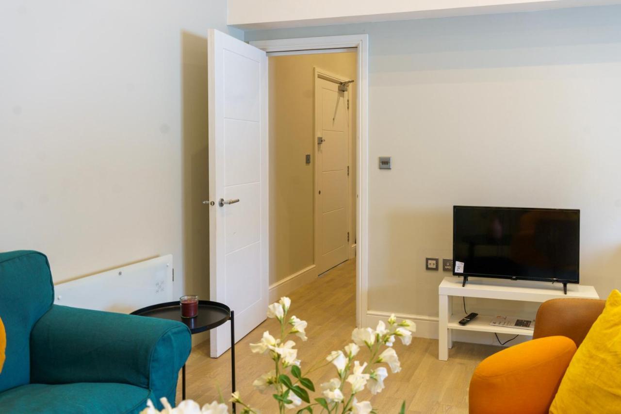 Leilighet Stunning New 2 Bed Flat - 6 August House London