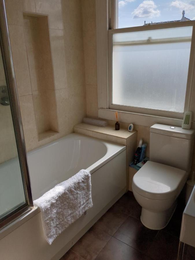 Homestay Coronation House *