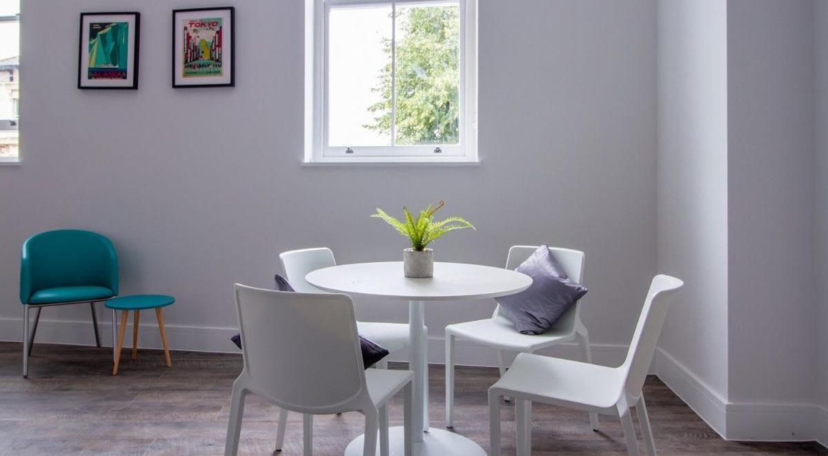 Stunning Modern At Seven Sisters Located In Leilighet