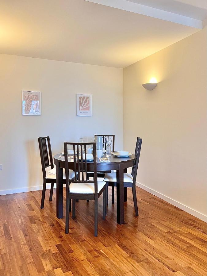 Appartement Canary Wharf, E14 9pw, 2 Bedroom *