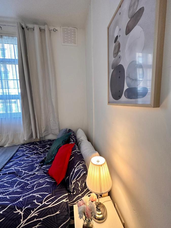 2 Amazing Double In Whitechapel * London
