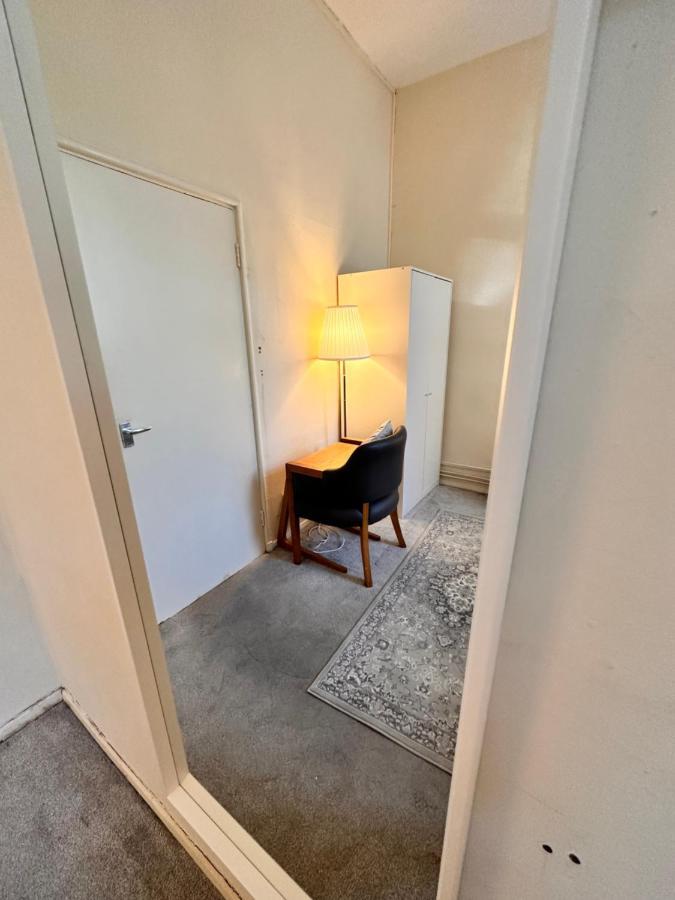 2 Amazing Double In Whitechapel * London