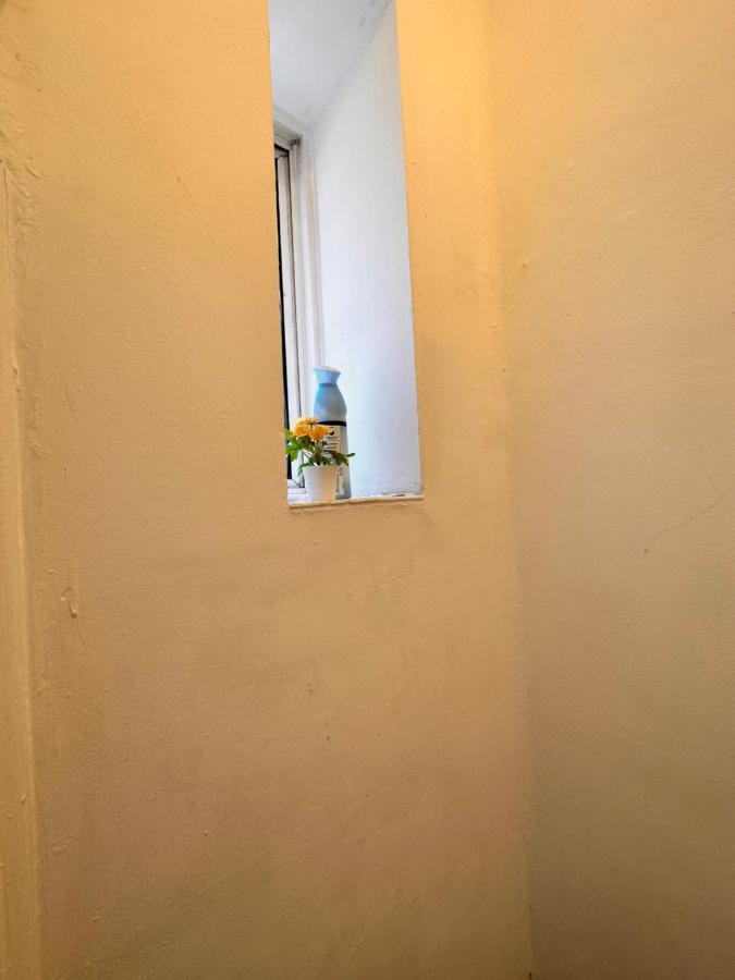 2 Amazing Double In Whitechapel * London
