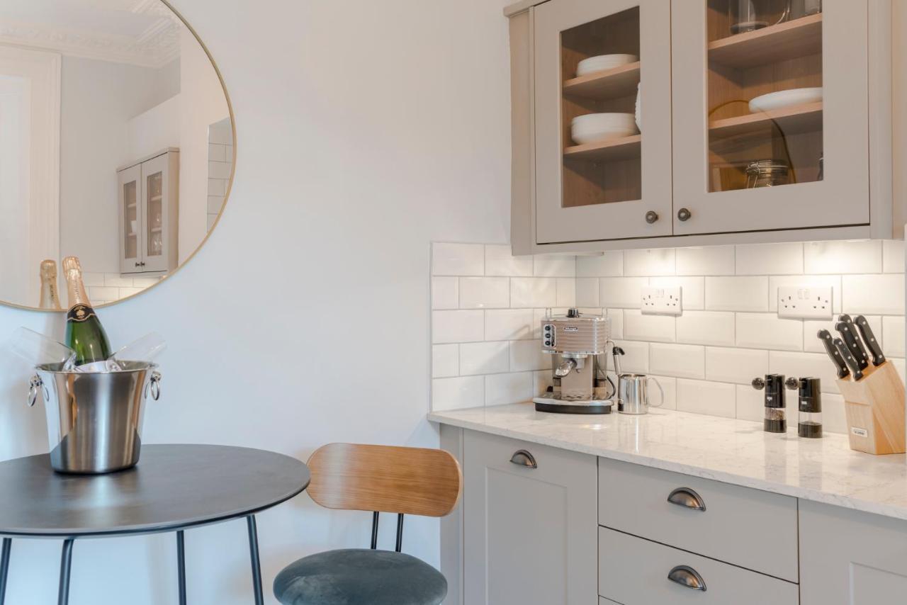 Lux And Spacious 4 Bedroom Camden Apartment London