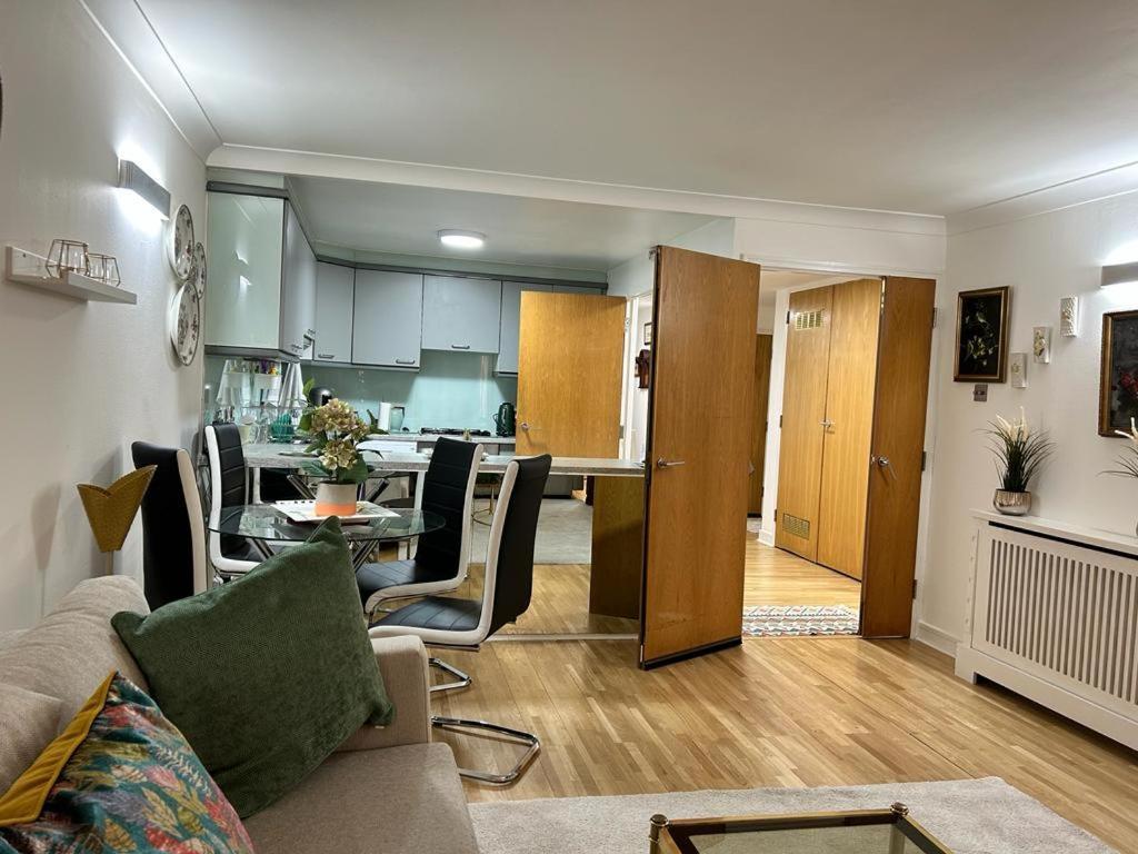 Apartment Bayswater London