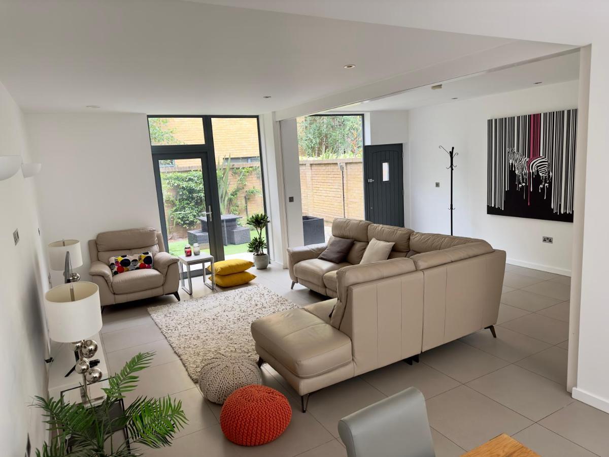 Luxury 4 Bed Apartment London