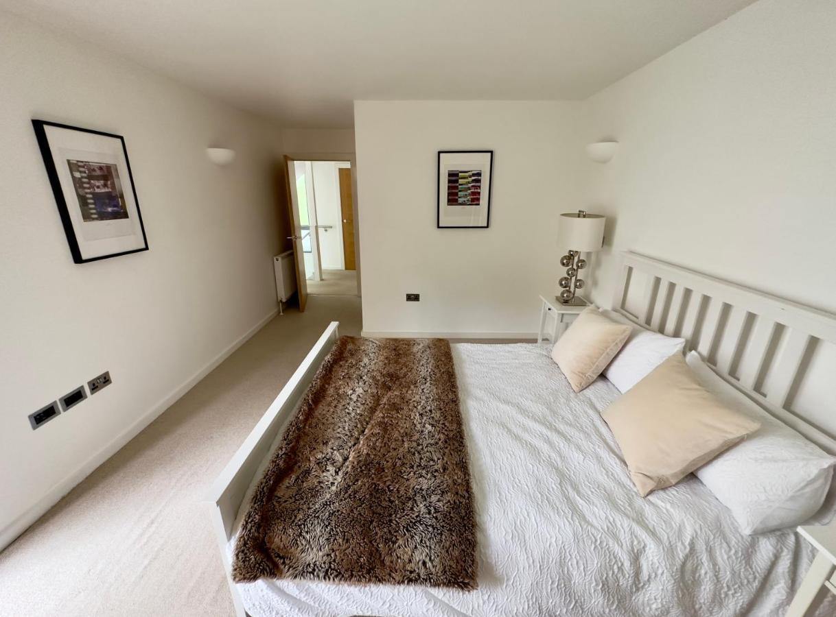 Luxury 4 Bed Apartment London