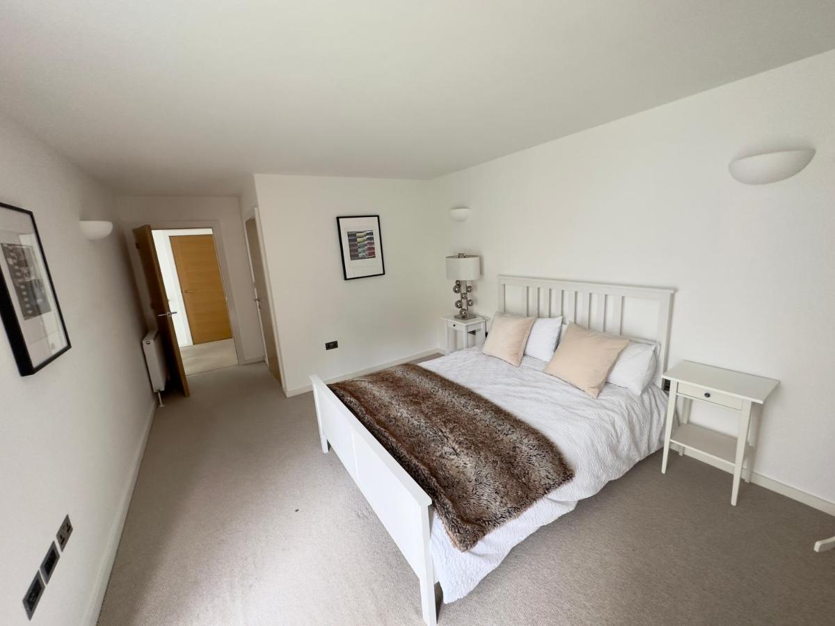 Luxury 4 Bed Apartment *