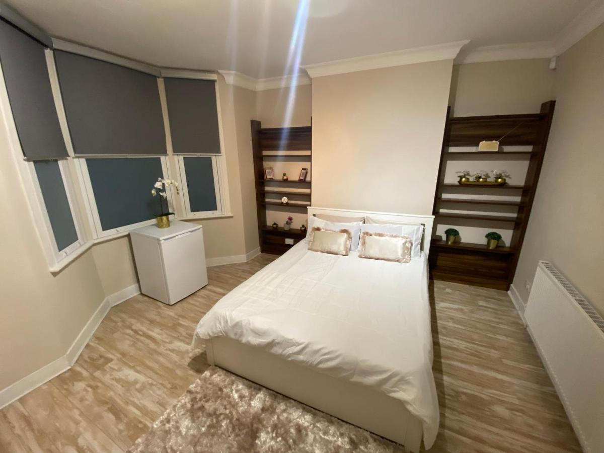 Privatunterkunft Private In Excellent Family House ,zone 2 London
