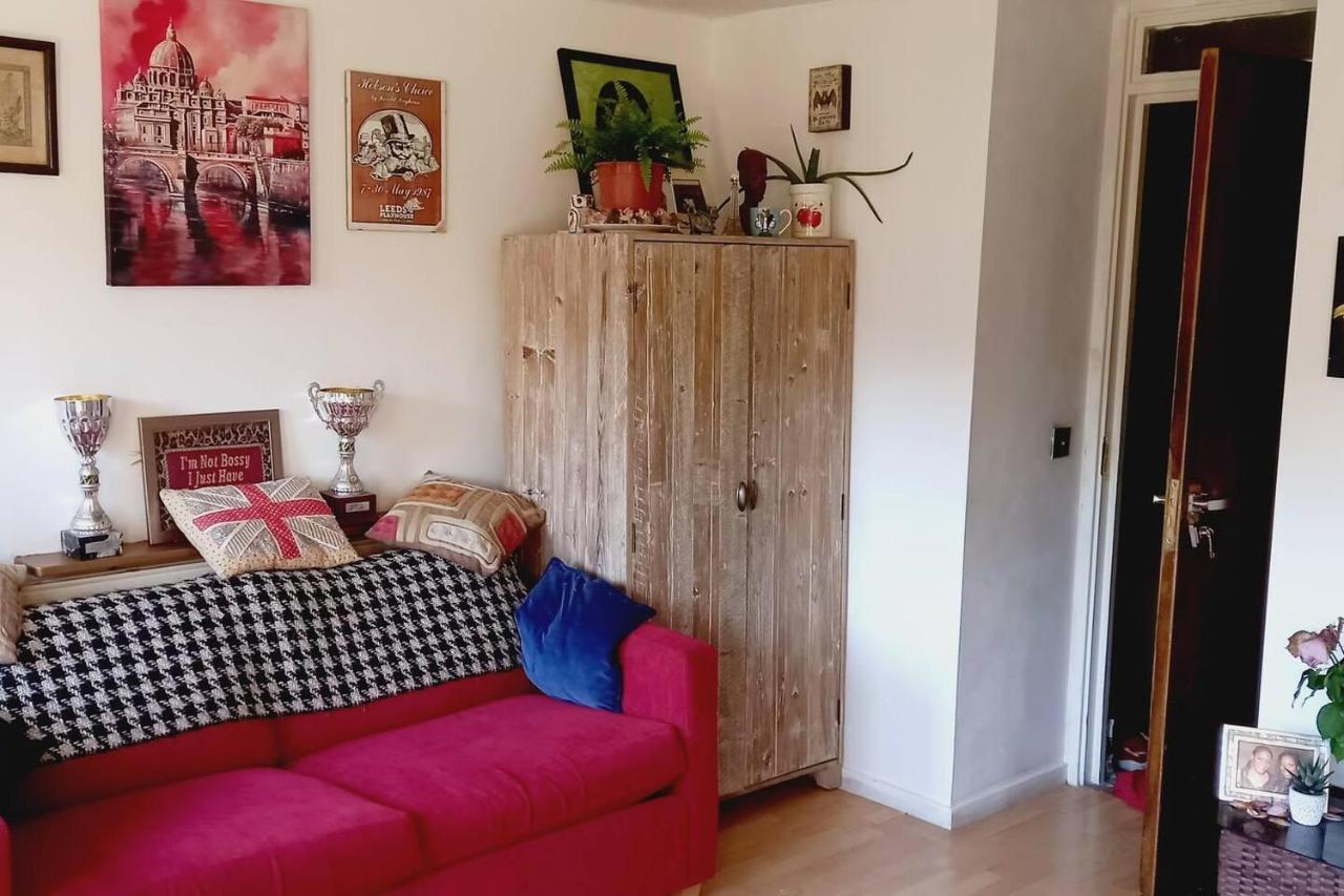 Lovely 2-bed In Battersea Apartment *