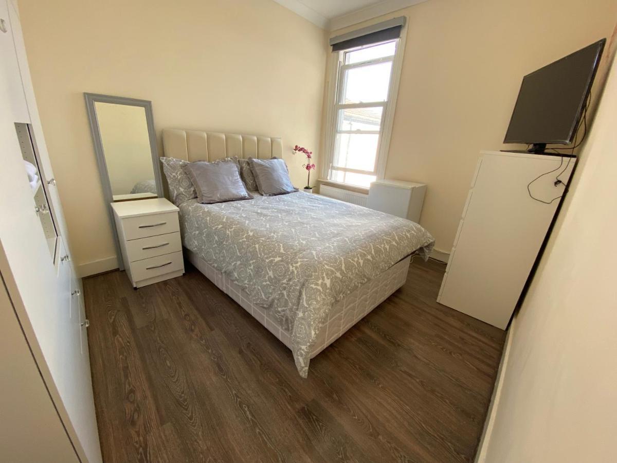 Privatunterkunft Private In Excellent Family House ,zone 2