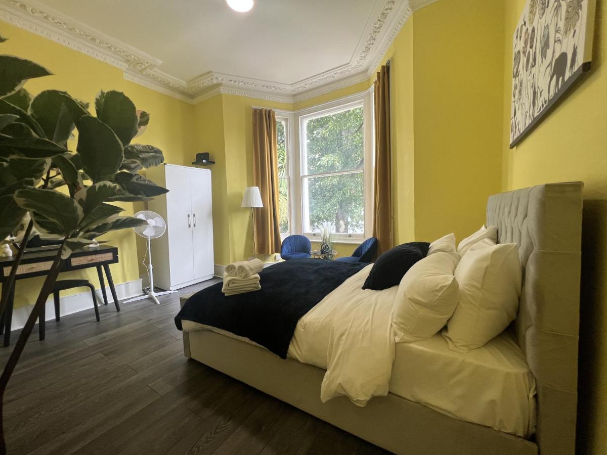 Luxury Holiday Elizabeth Line London