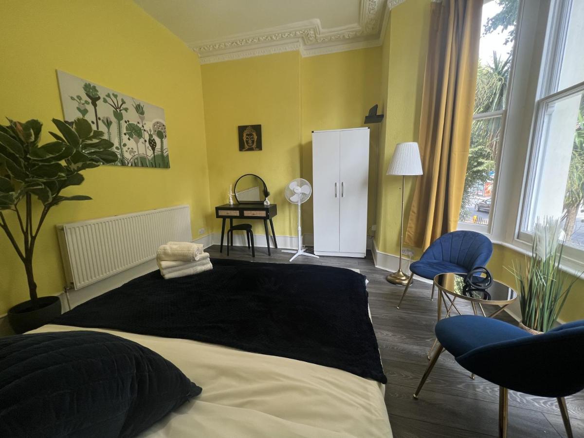 Apartment Luxury Holiday Elizabeth Line London