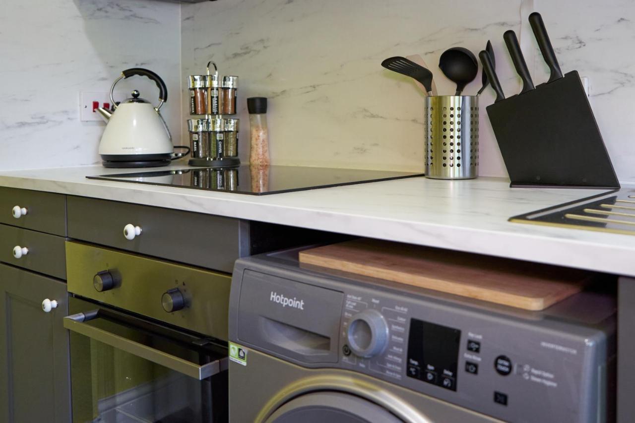 Luxury Holiday Elizabeth Line Apartment