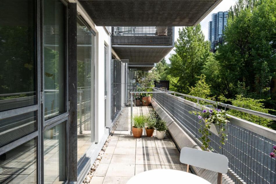 Altido Modern Flat With Canal Views * London