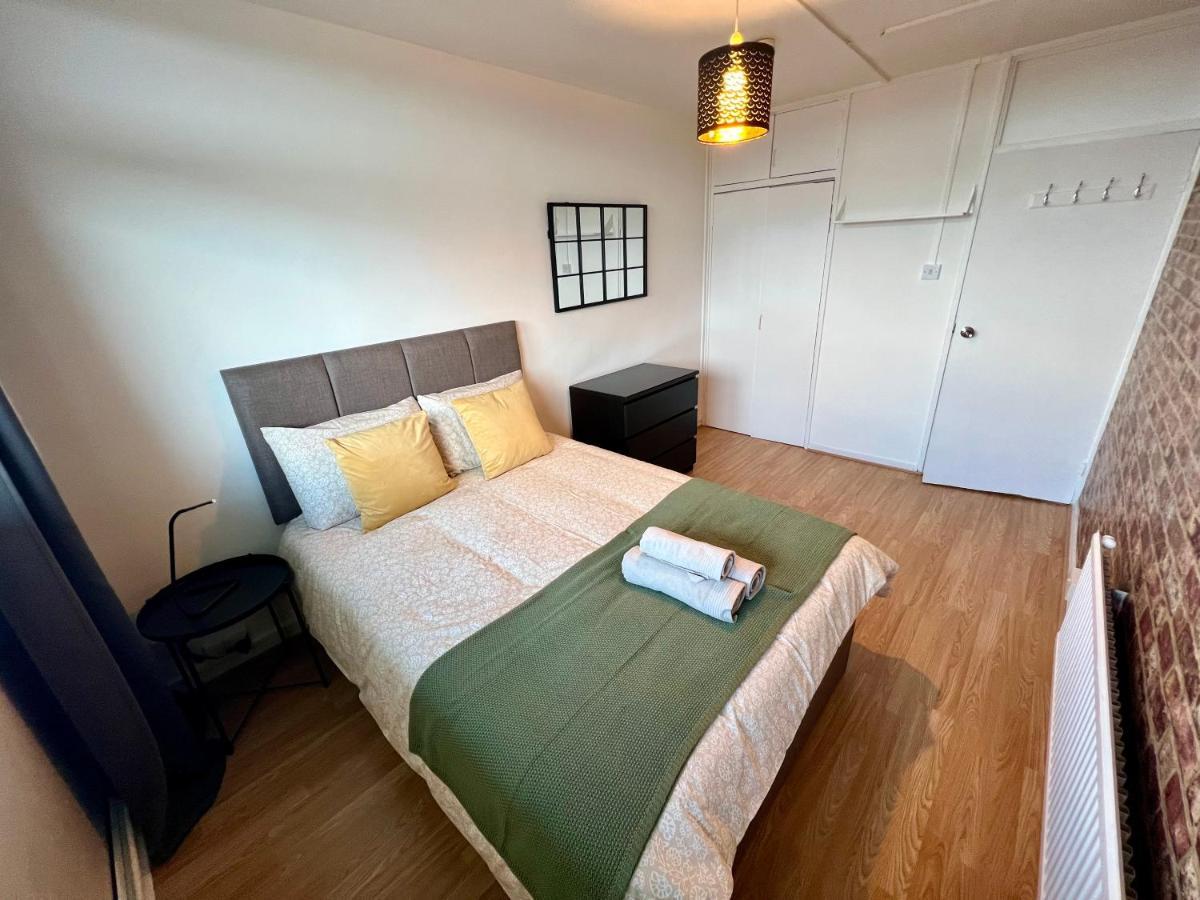 New Tower Bridge , Canada Water 2 Bedroom Flat With A View Appartement Londen