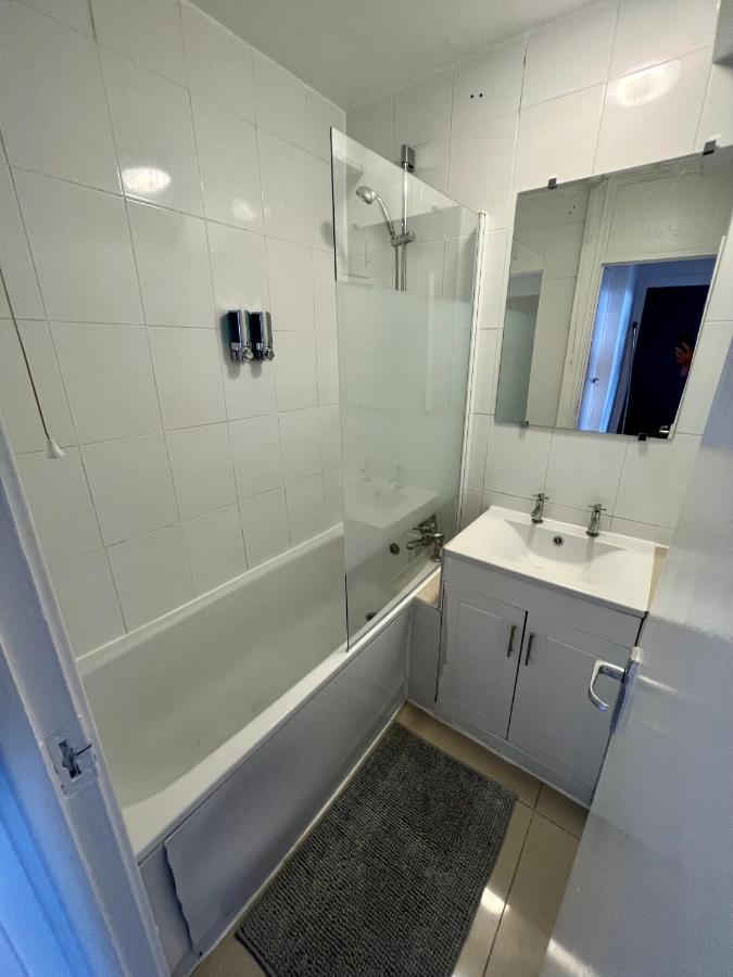 Appartement New Tower Bridge , Canada Water 2 Bedroom Flat With A View Londen